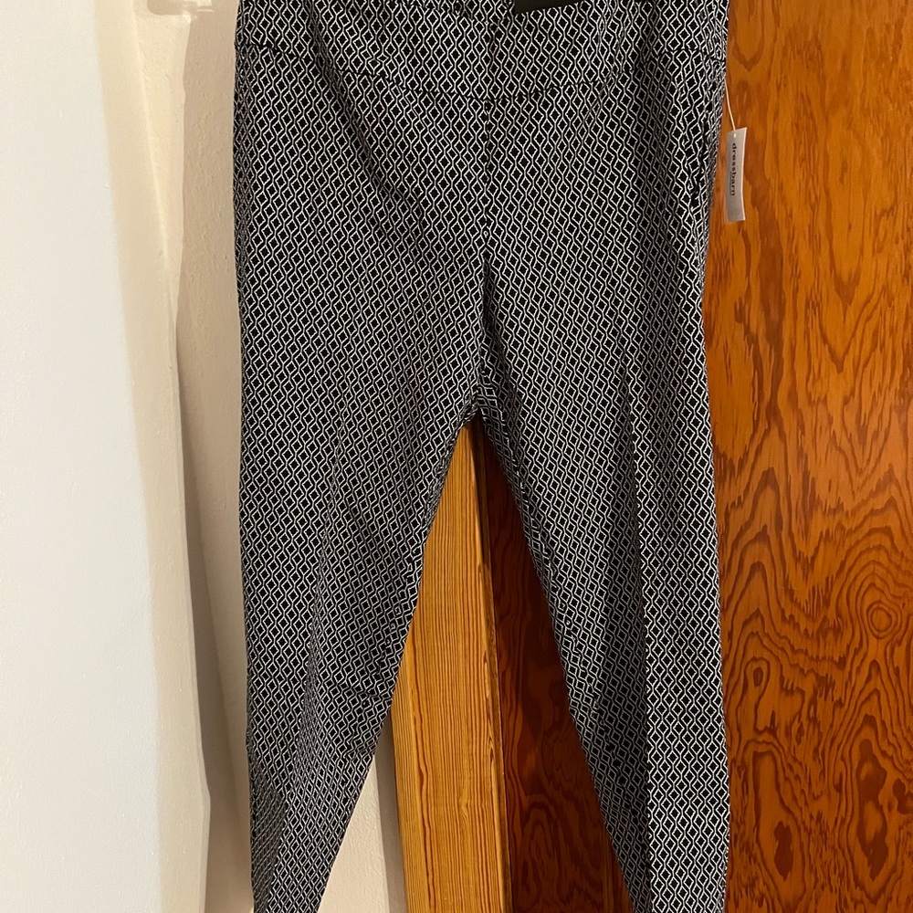 Roz & Ali 16 Petite Slim Pants Black and White